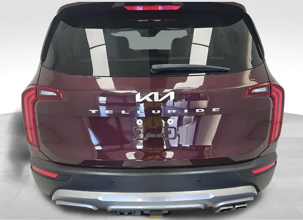 Used 2022 Purple Kia EX image 5