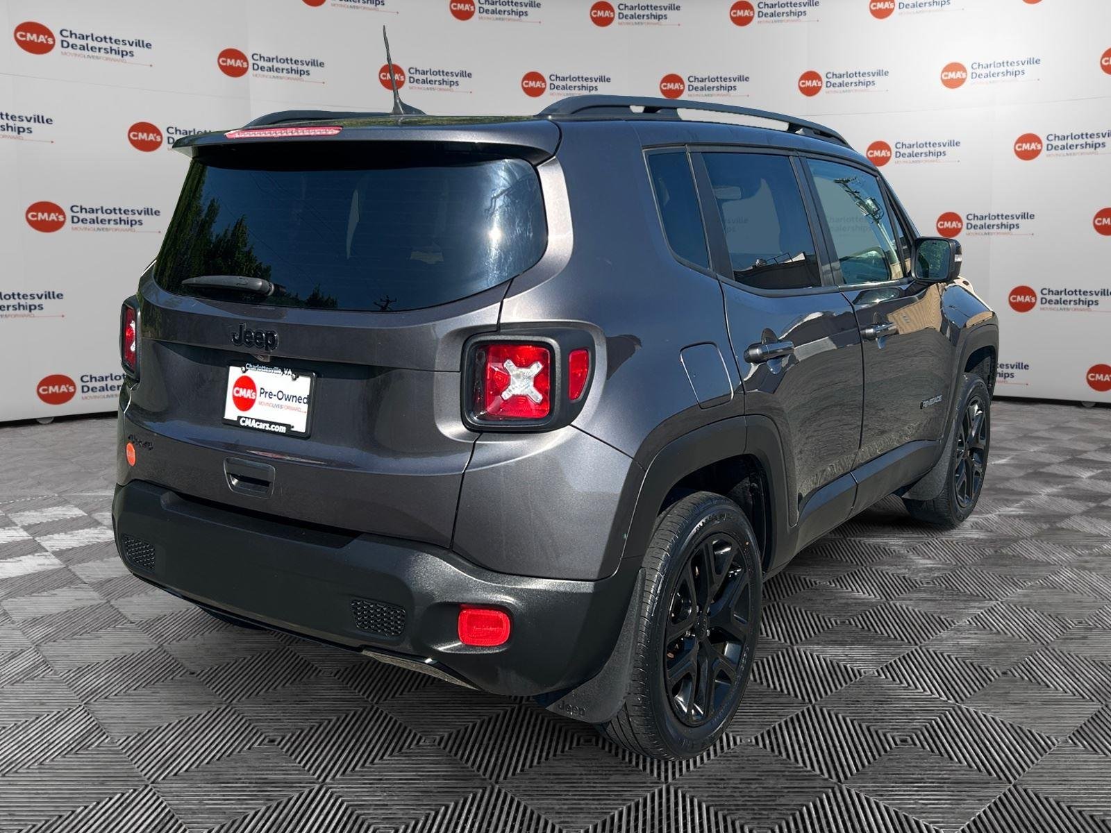 Used 2018  JEEP ALTITUDE image 5