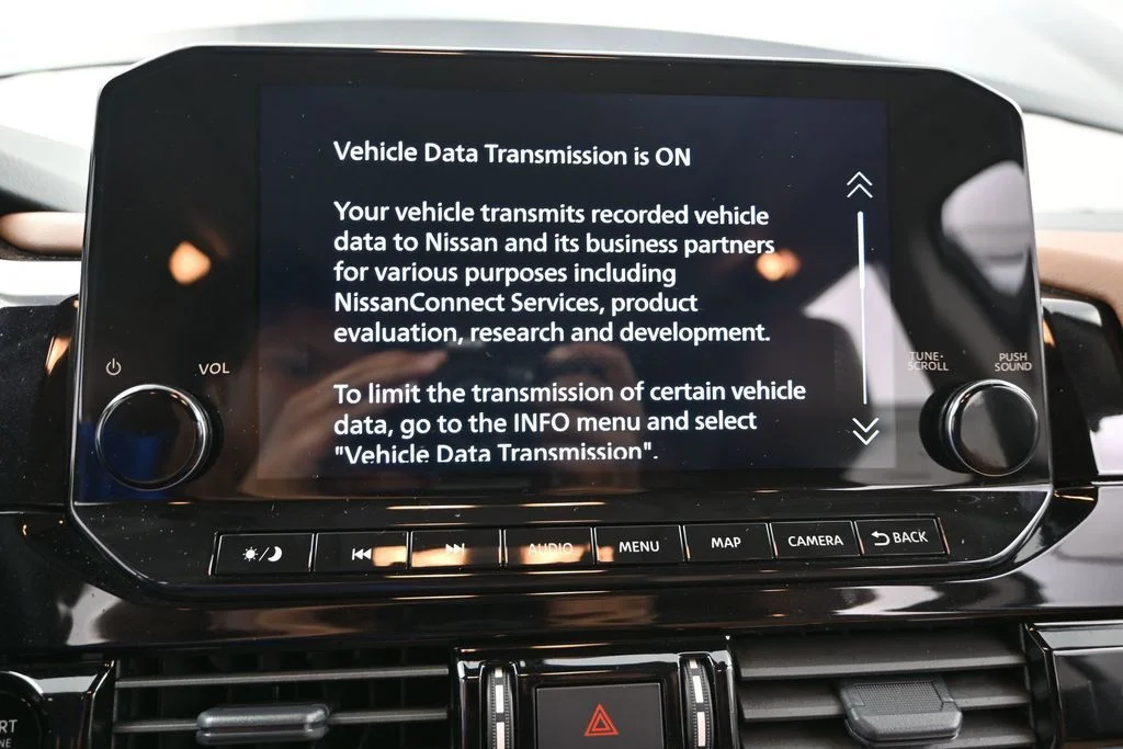 Used 2025 Black Nissan Platinum image 21
