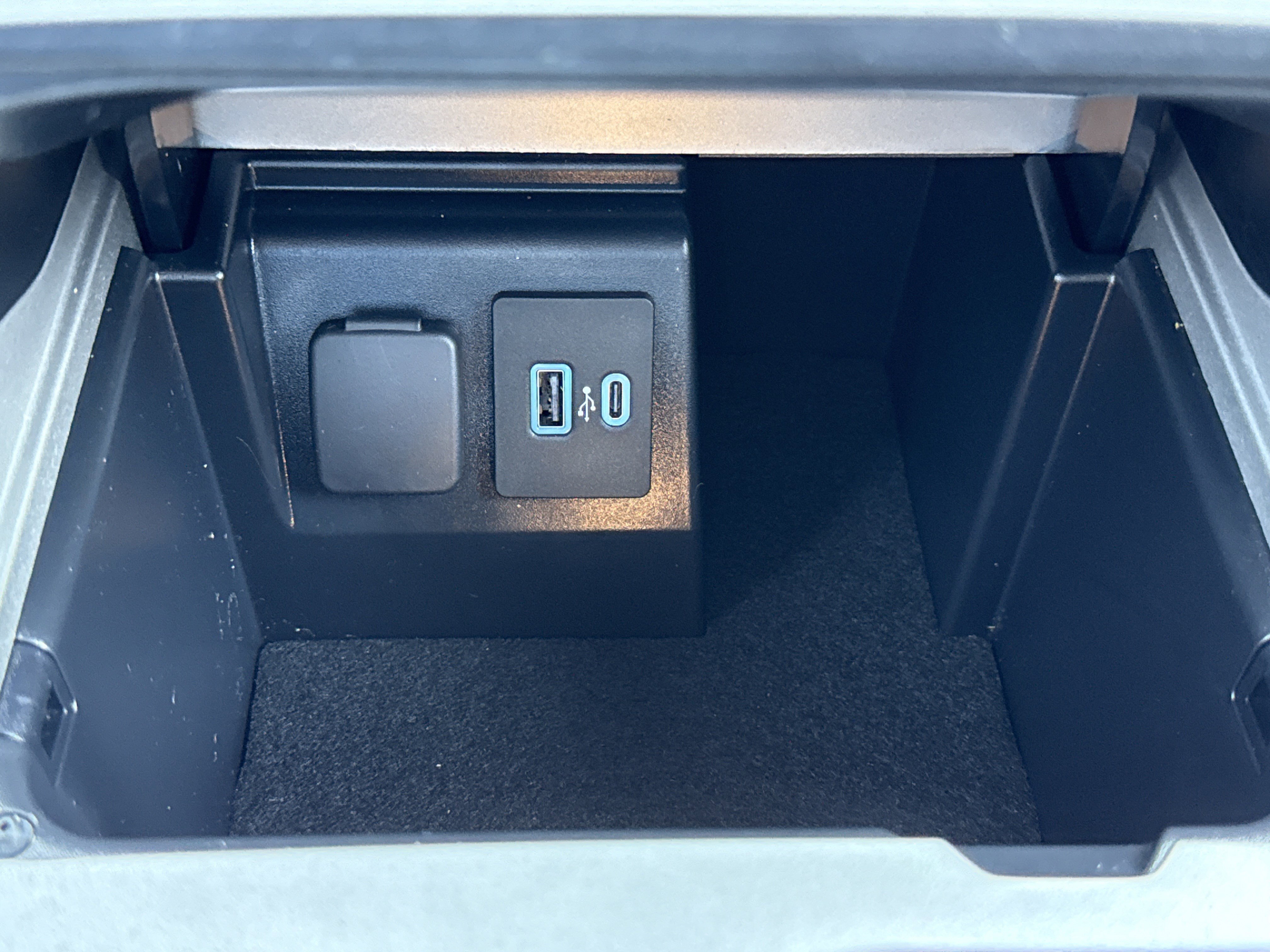 2023 Ford Explorer XLT - Photo 28
