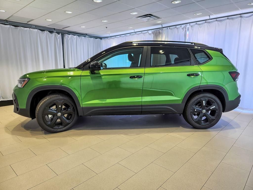 New 2026 Bright Moss Green W/Deep Black Roof Volkswagen 1.5T SE Black image 3