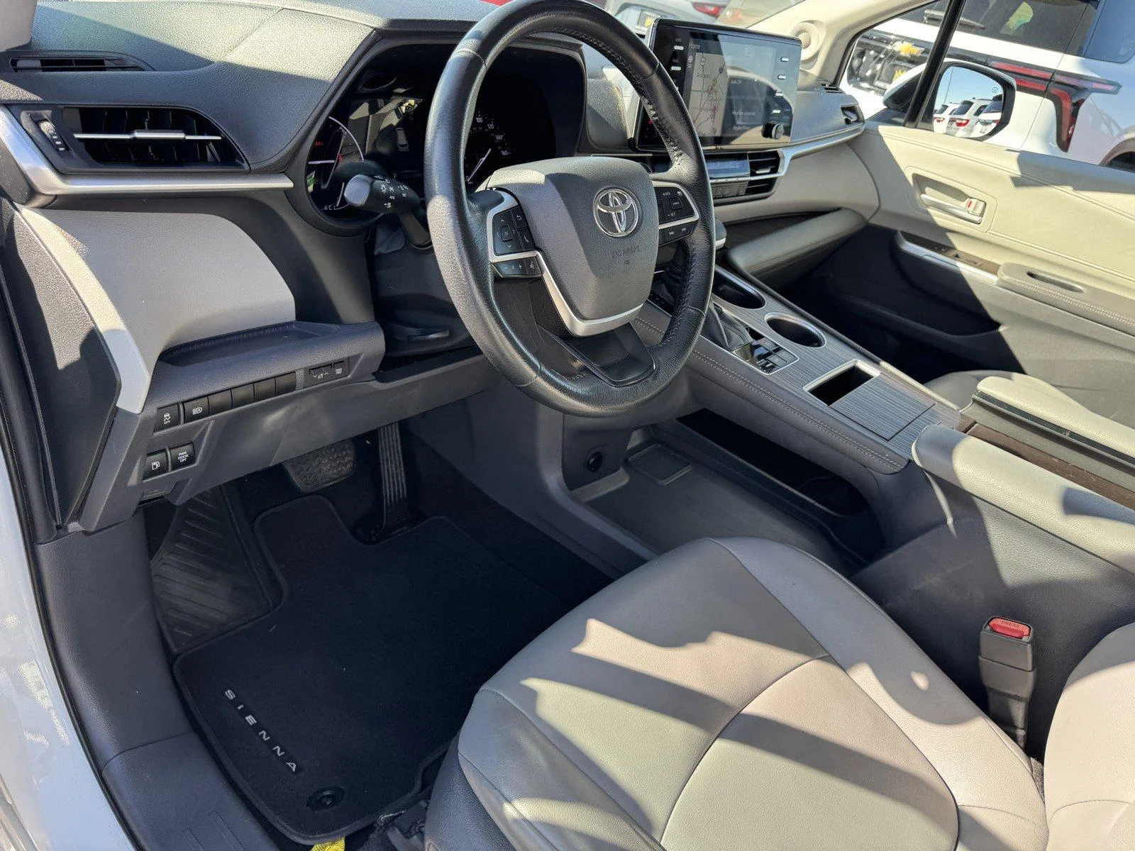 Used 2021 Blizzard Pearl Toyota XLE image 15