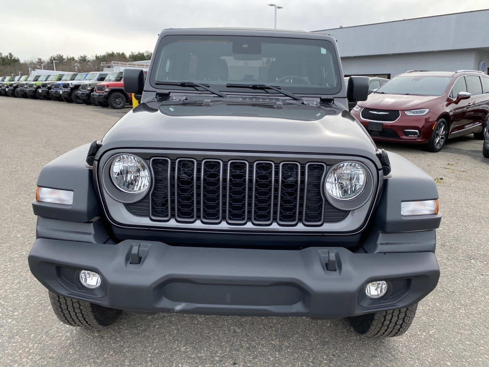 Certified Used 2025 Granite Crystal Metallic Clearcoat Jeep Sport S image 9