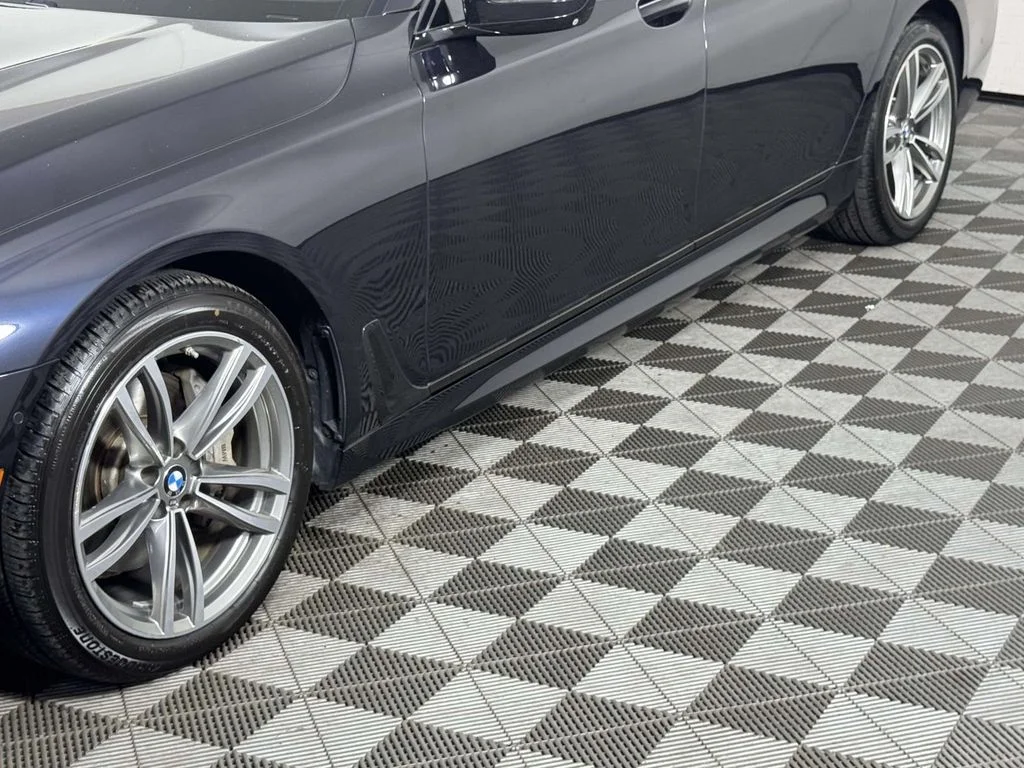 Used 2019 Black BMW 740i xDrive image 13