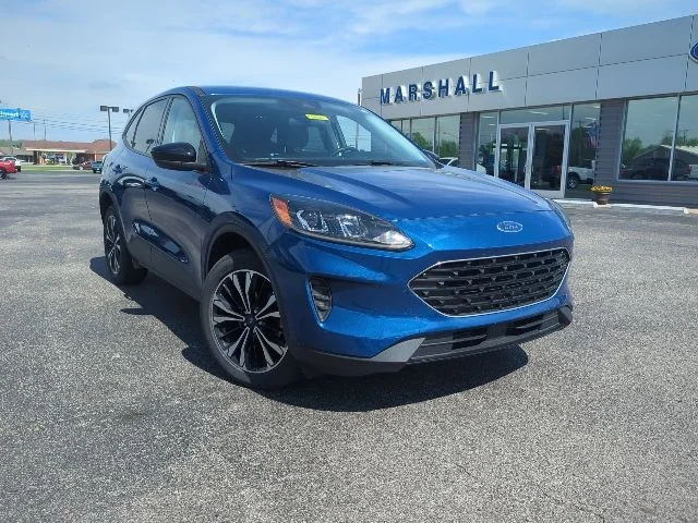 Used 2022 Blue Ford SE image 2