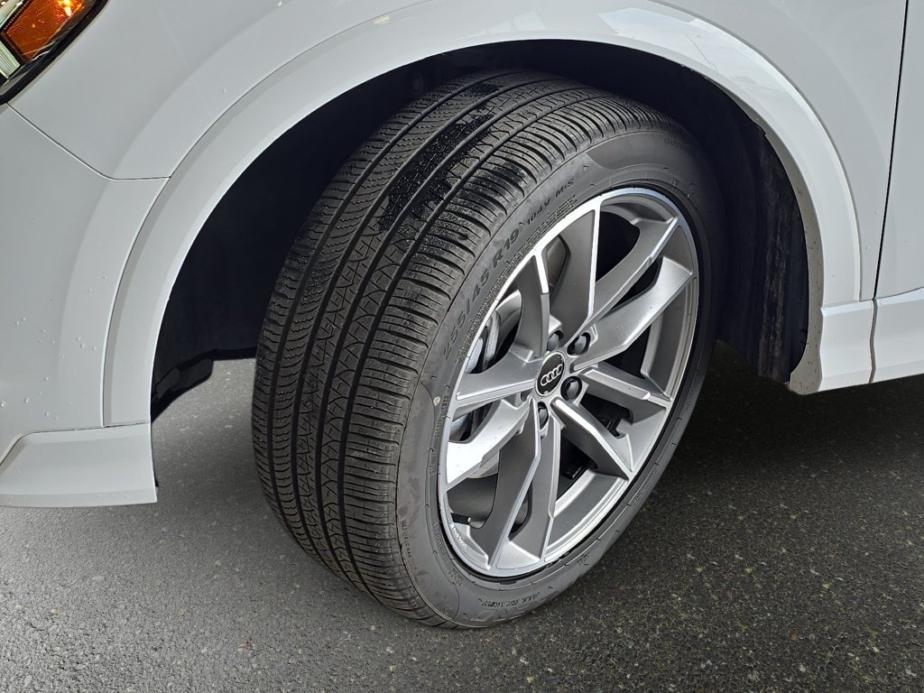 Used 2025 White Audi Premium image 32