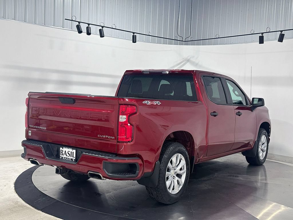 Used 2019 CAJUN RED TINTCOAT Chevrolet Custom image 11