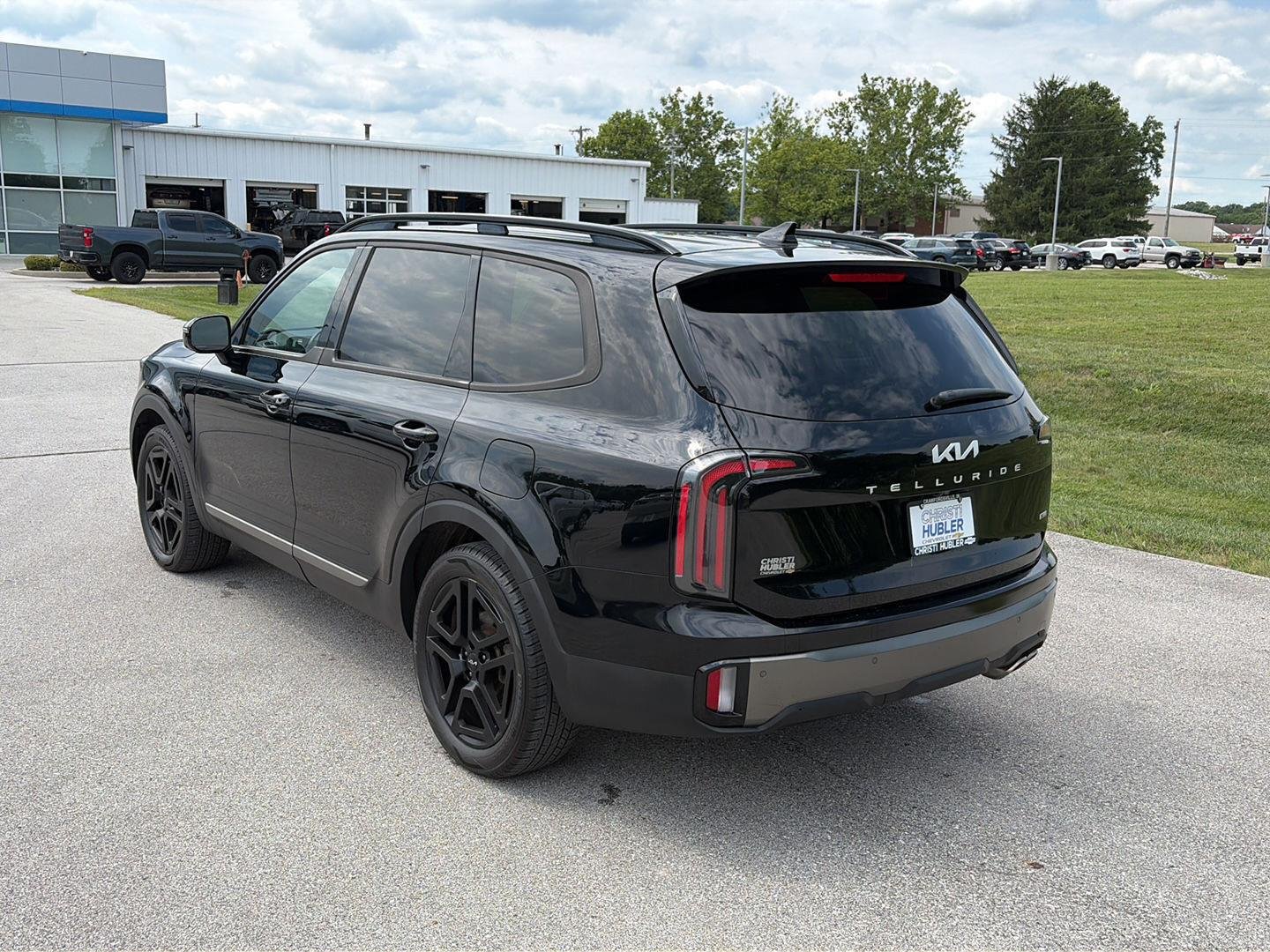 Used 2023 Black Kia SX X-Line image 3
