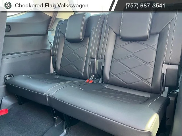 New 2026 White Volkswagen 2.0T SE w/Technology image 30