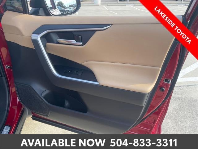 Certified Used 2025 RED MC. Toyota  image 19