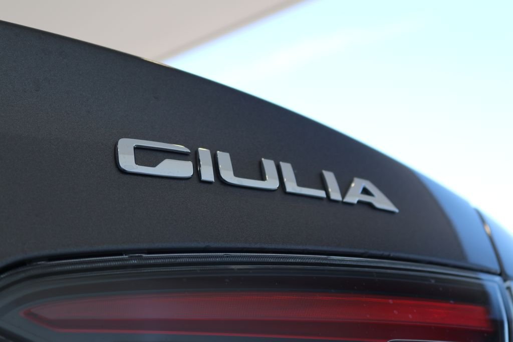 2025 Alfa Romeo Giulia Base - Photo 25