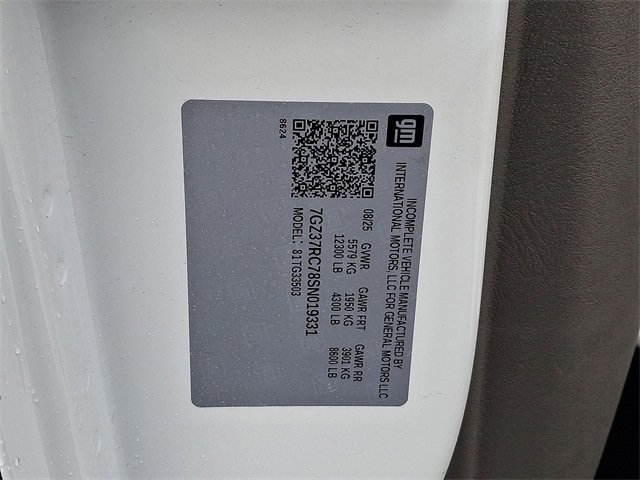 New 2025 Summit White GMC 1WT image 24