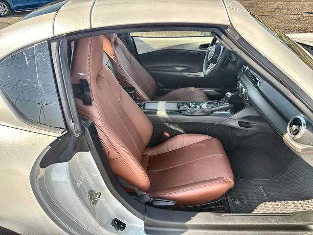 Used 2022 White Mazda Grand Touring image 23