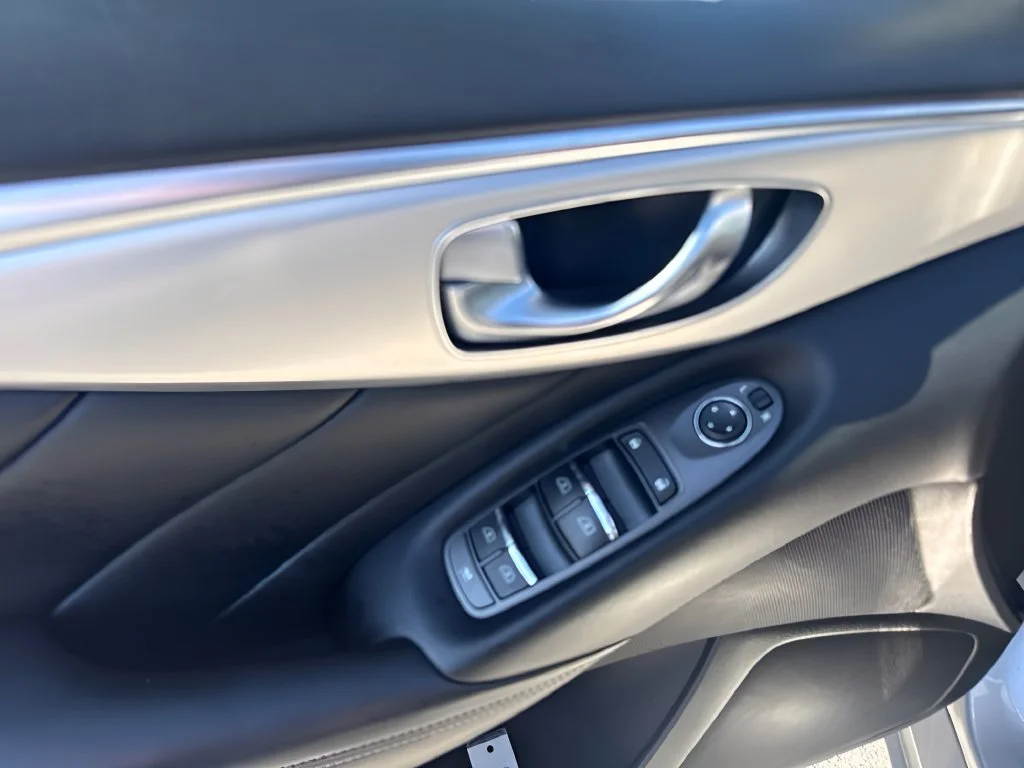 Used 2020 Silver INFINITI 3.0t LUXE image 24