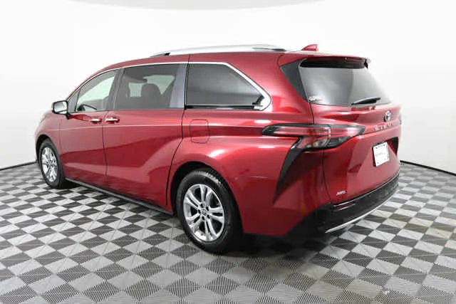 Used 2022 Ruby Flare Pearl Toyota Platinum image 7