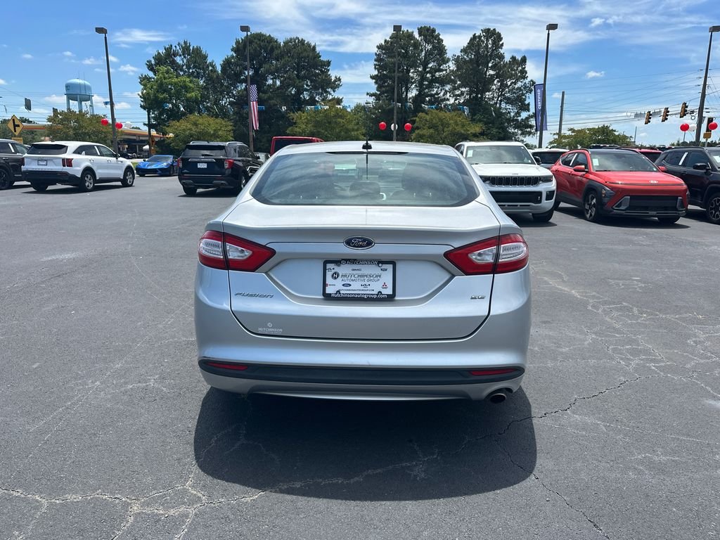 Used 2015 Ingot Silver Ford SE image 6