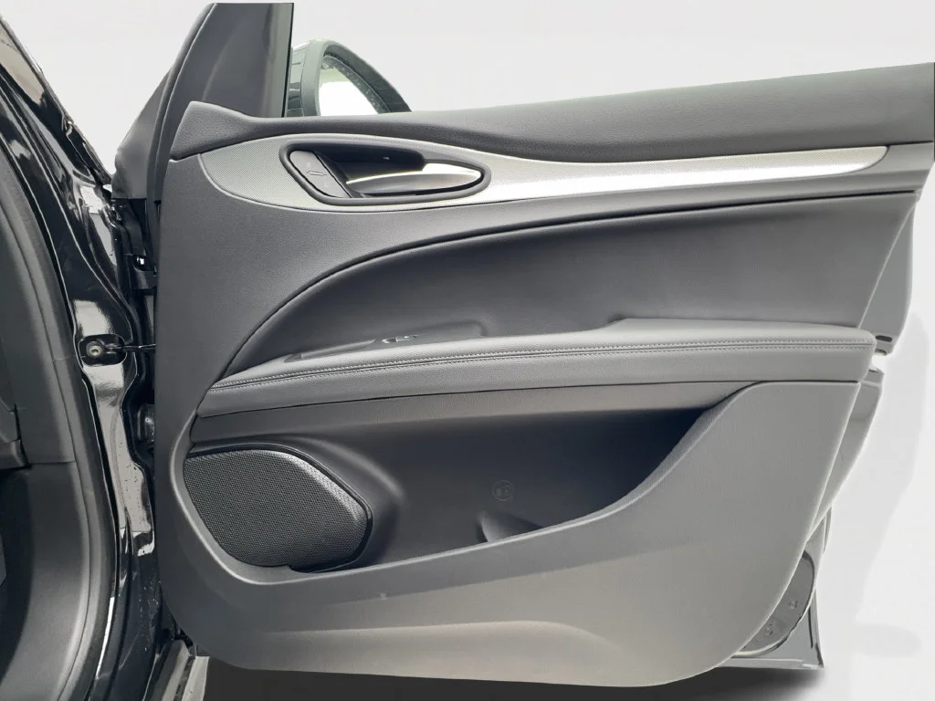 New 2026 Black Alfa Romeo Base image 43