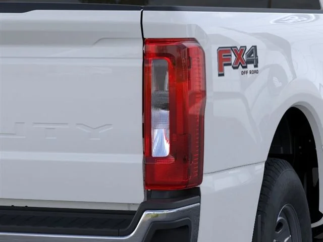 New 2026 Oxford White Ford XL image 21
