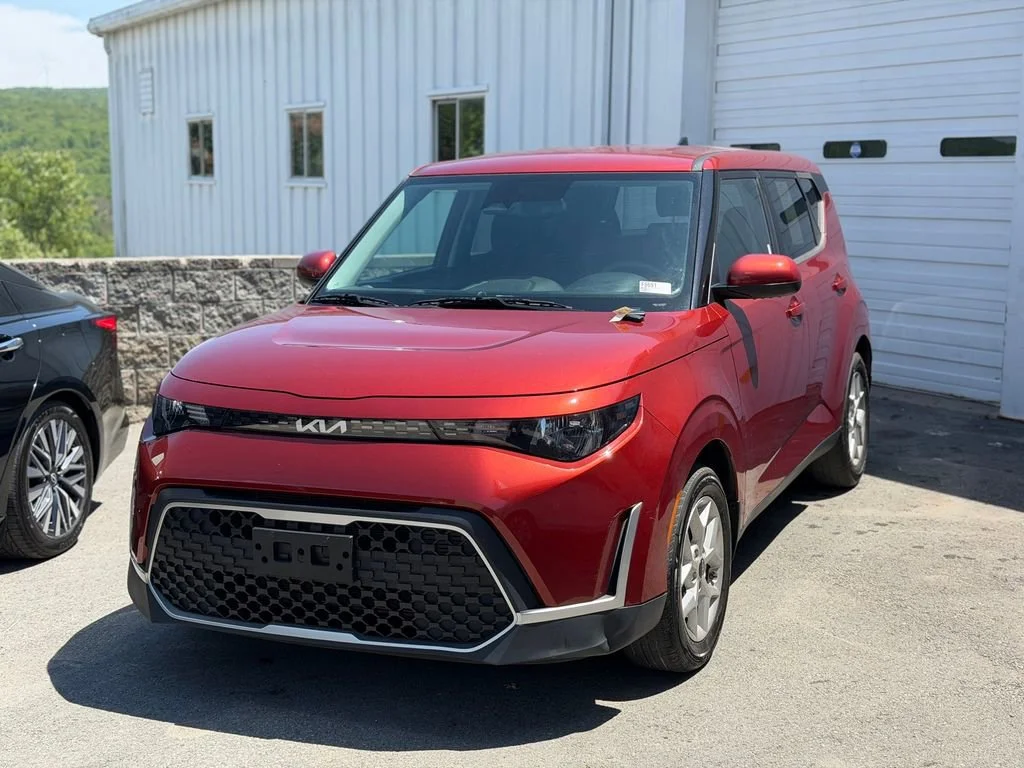 2023 Kia Soul 2.0L S IVT's photo