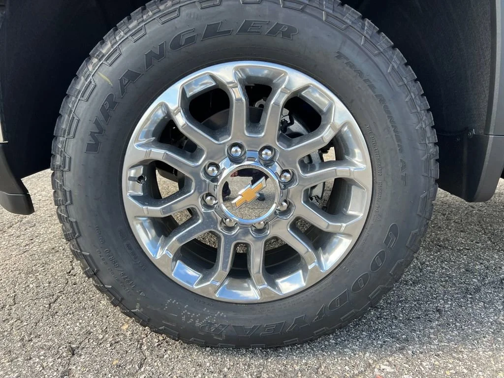 2025 Chevrolet Silverado 2500 HD LTZ - Photo 8
