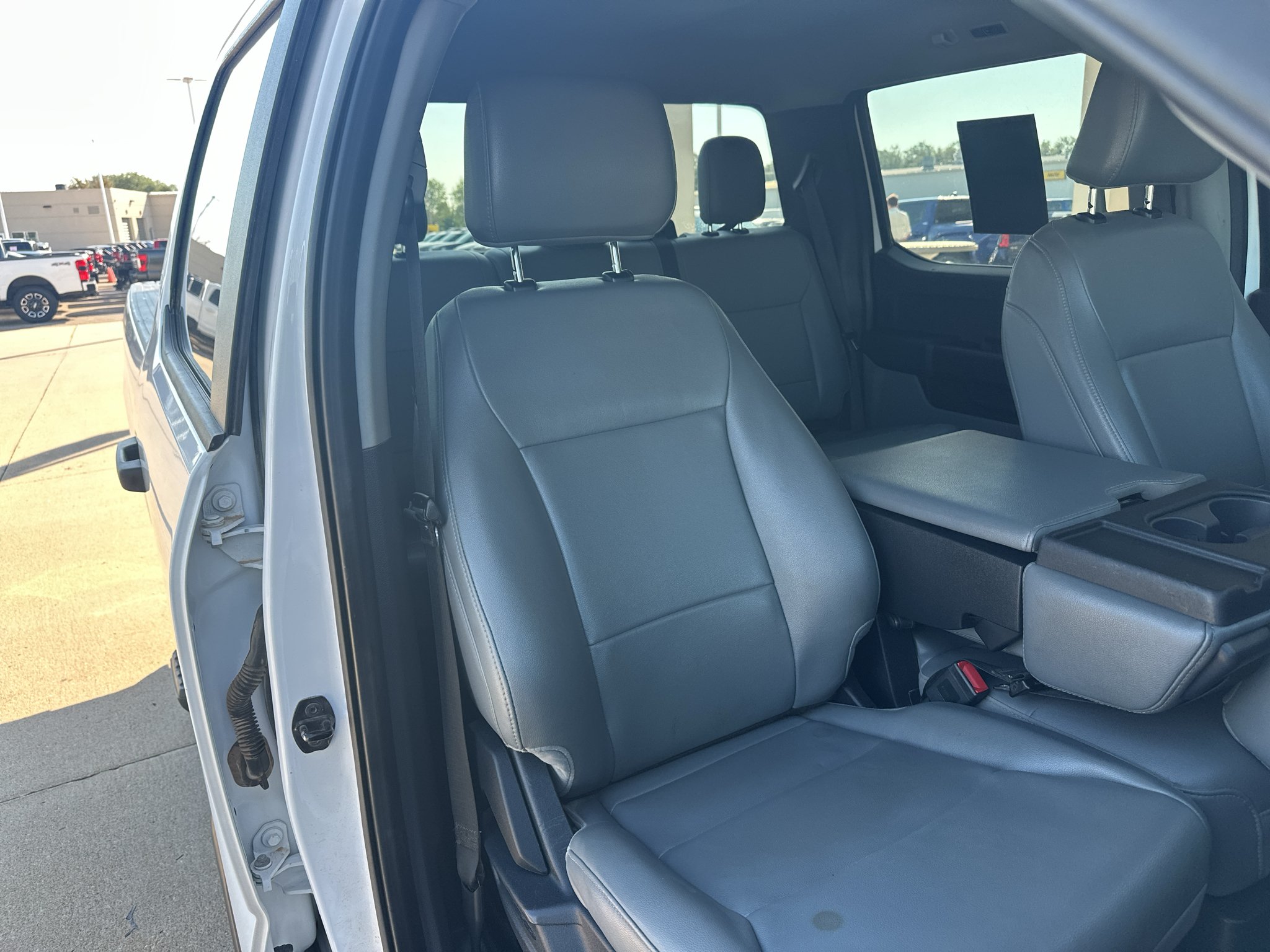 Used 2023 Oxford White Ford XL image 30