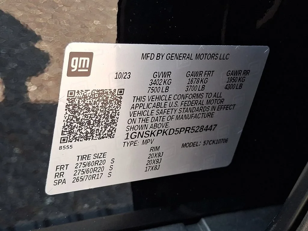 Used 2023 Black Chevrolet Z71 image 28