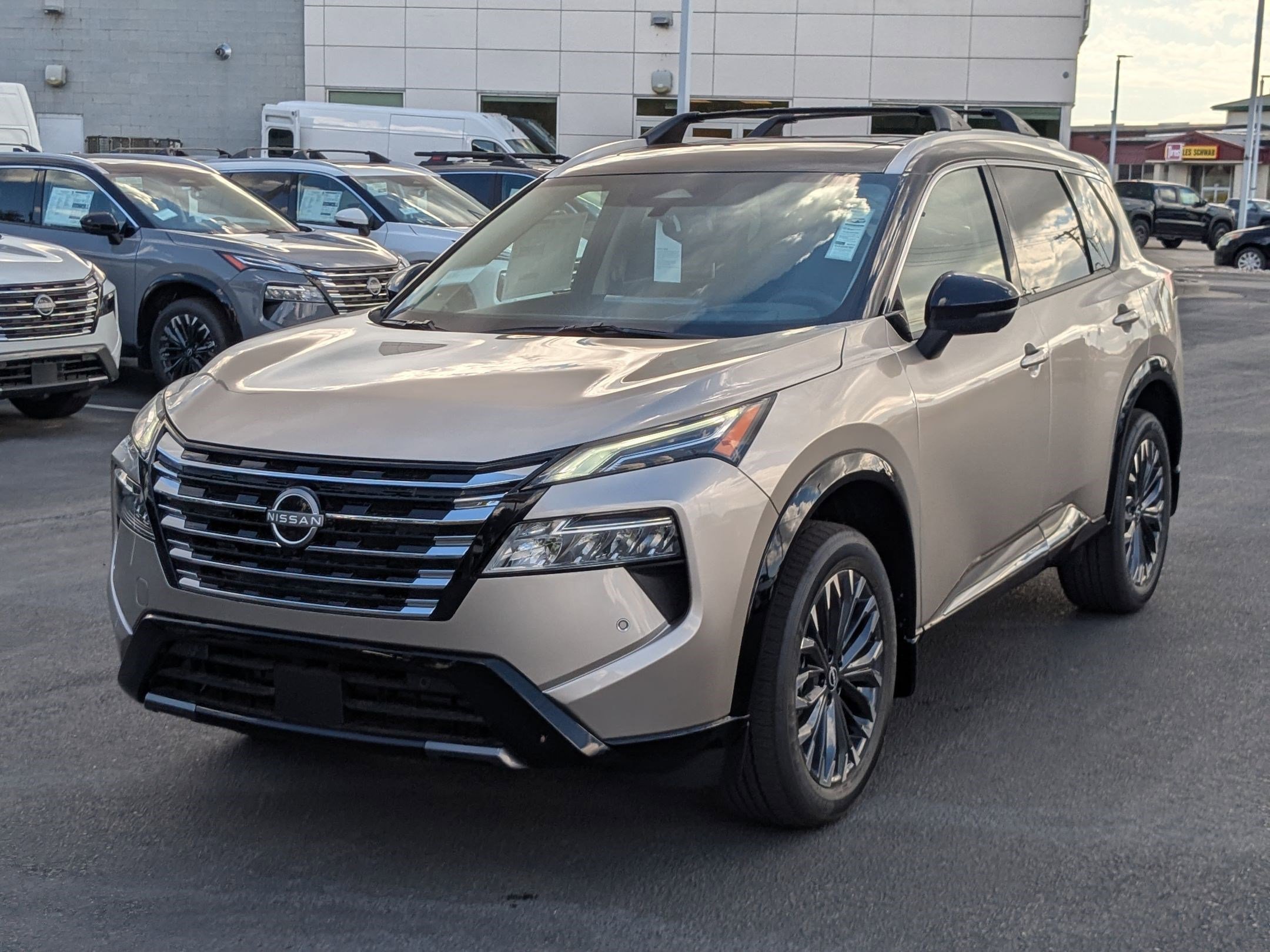 2026 Nissan Rogue Platinum - Photo 8