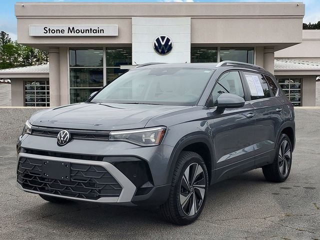2025 Volkswagen Taos 1.5T SE 4Motion's photo