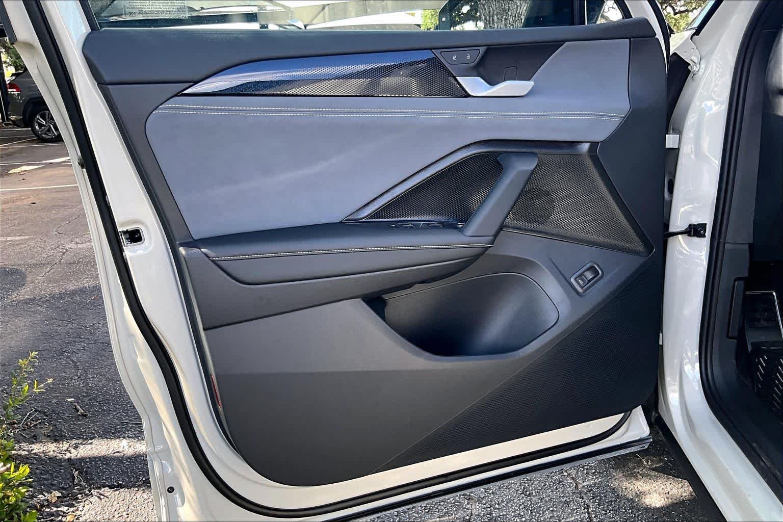 New 2026 Sandstone w/Deep Black Roof Volkswagen SE R-Line FWD image 10