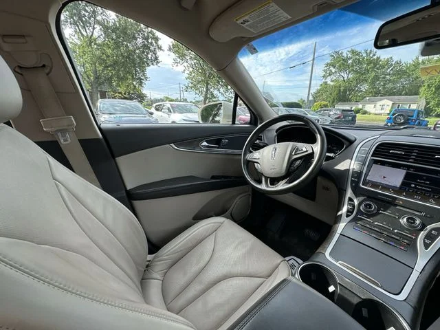 Used 2018  Lincoln Reserve image 15