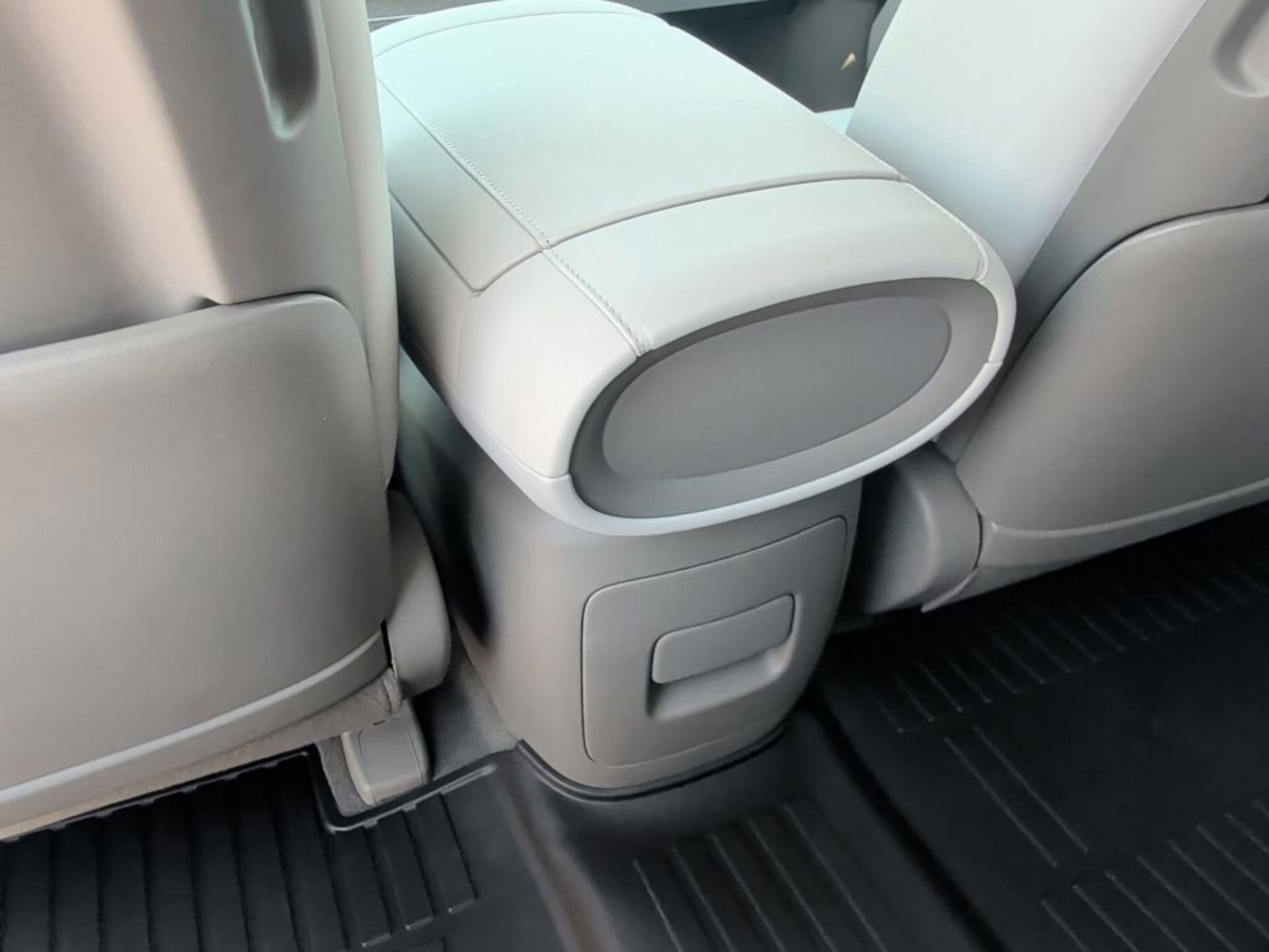 New 2026 Creamy White Pearl Hyundai Blue SEL Premium 7P image 36