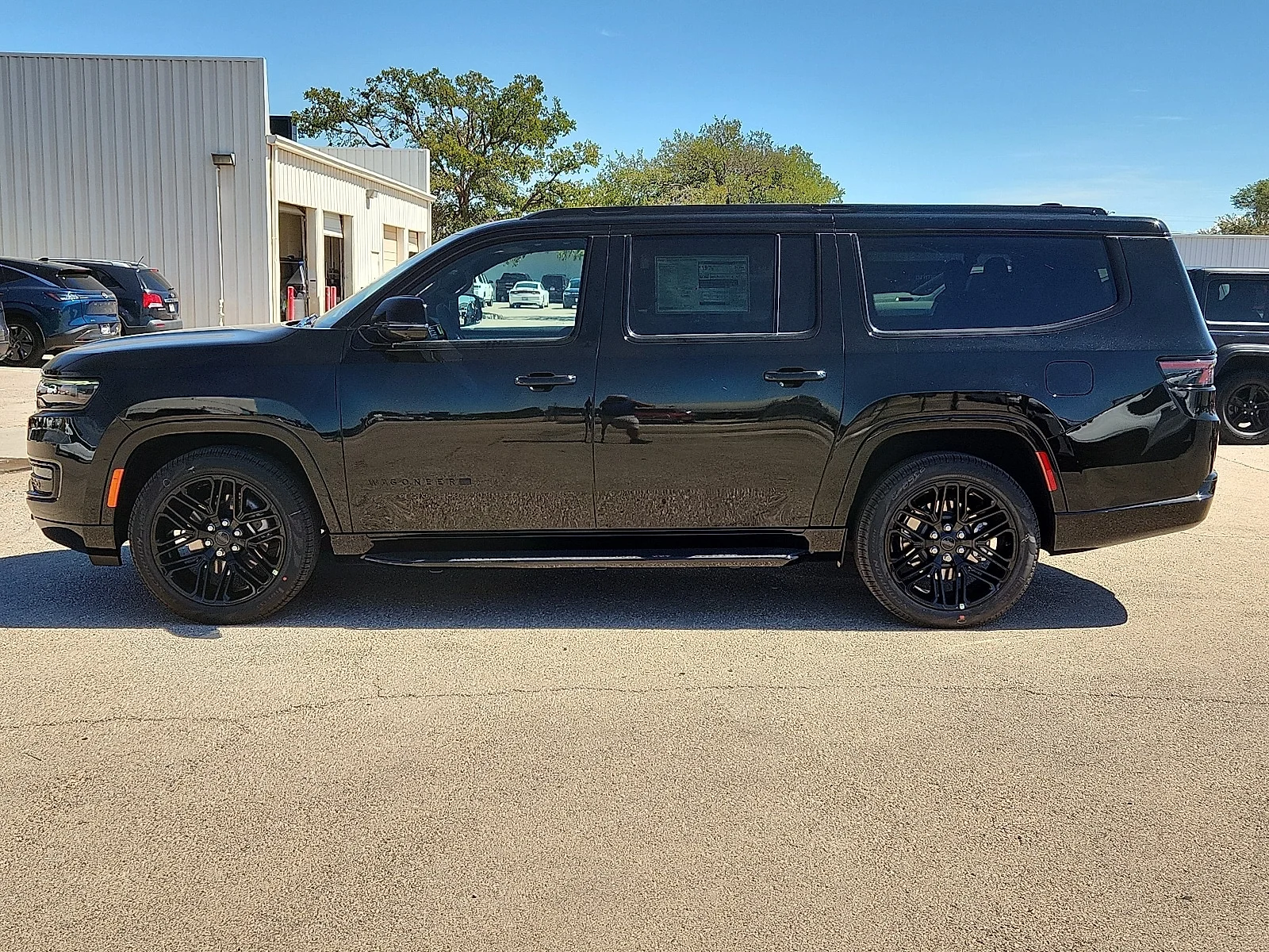 New 2025 Diamond Black Crystal Pearl-Coat  Paint Jeep L CARBIDE 4X4 image 2