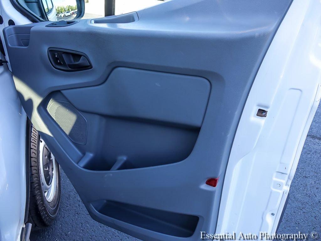 Used 2018 Oxford White Ford XL Low Roof 8 Passenger image 25