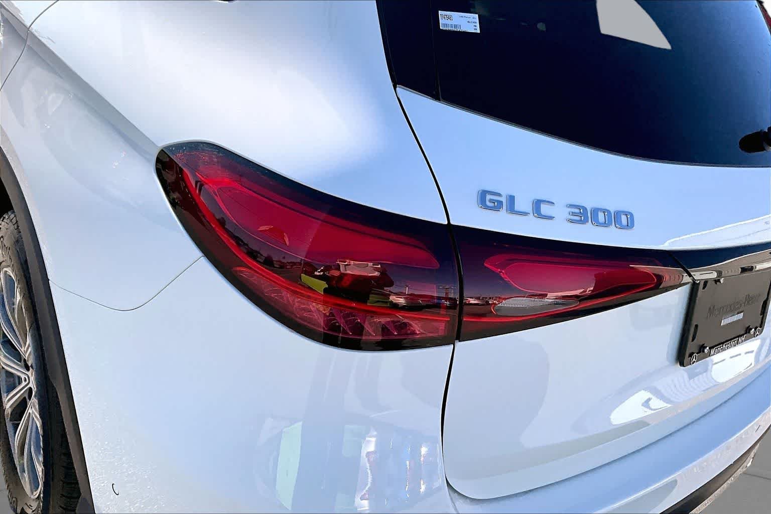 New 2026 Polar White Mercedes-Benz GLC 300 image 27