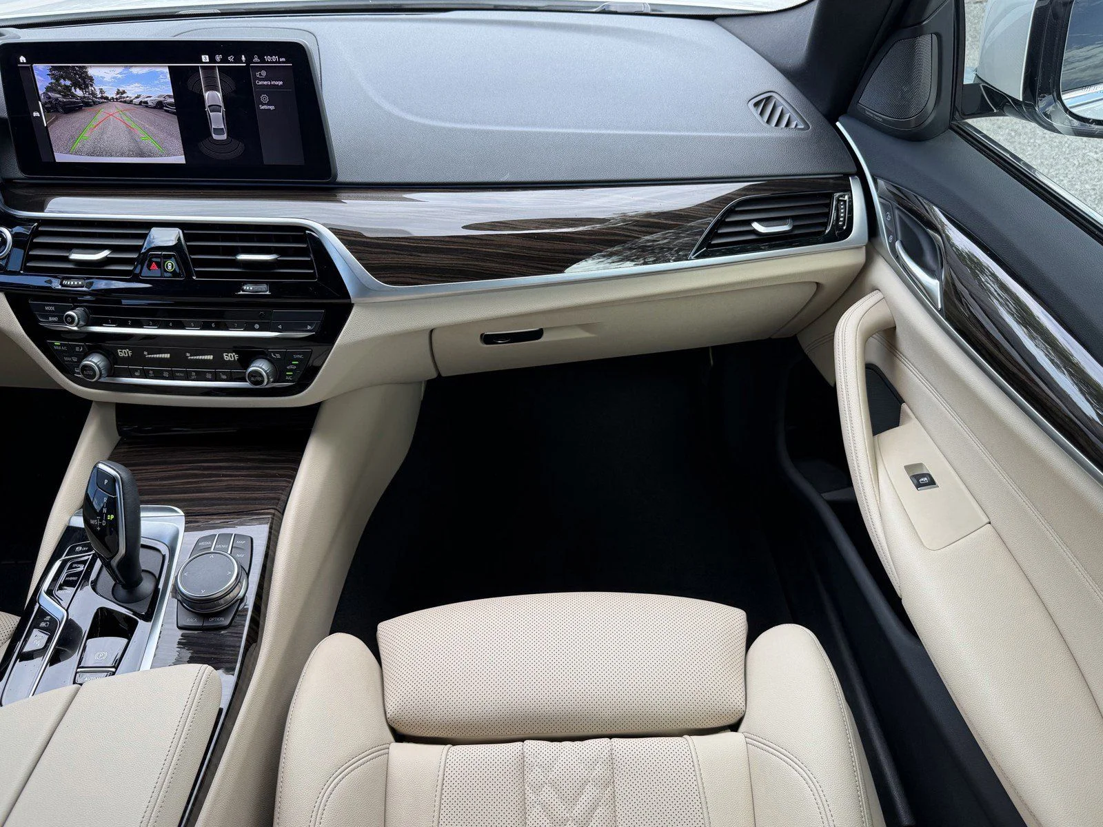 Certified Used 2023 Mineral White Metallic BMW 530e iPerformance image 16