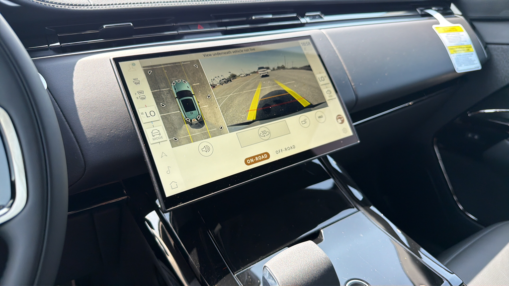 New 2026 Fuji White Land Rover Dynamic SE image 23