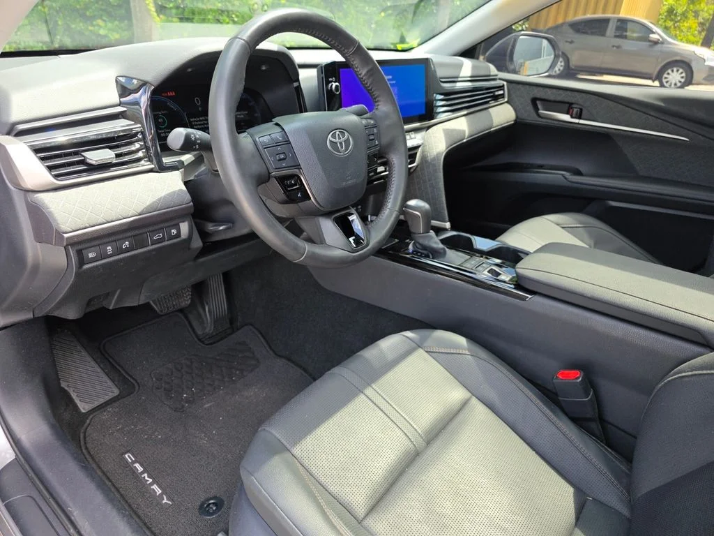 Certified Used 2025  Toyota XLE image 25