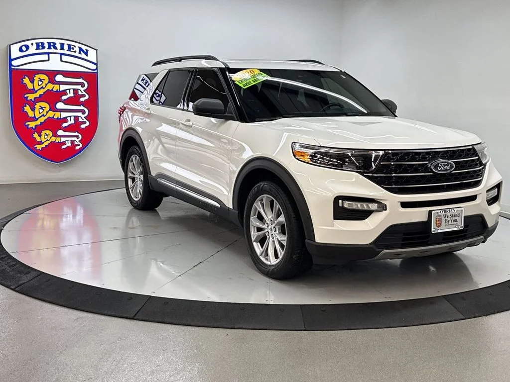 Used 2020 White Metallic Ford XLT image 1