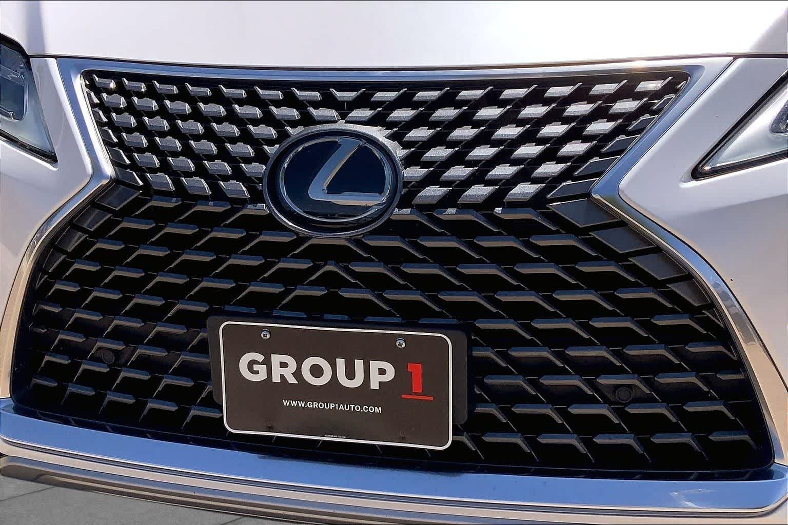 Used 2020 Eminent White Pearl Lexus  image 30