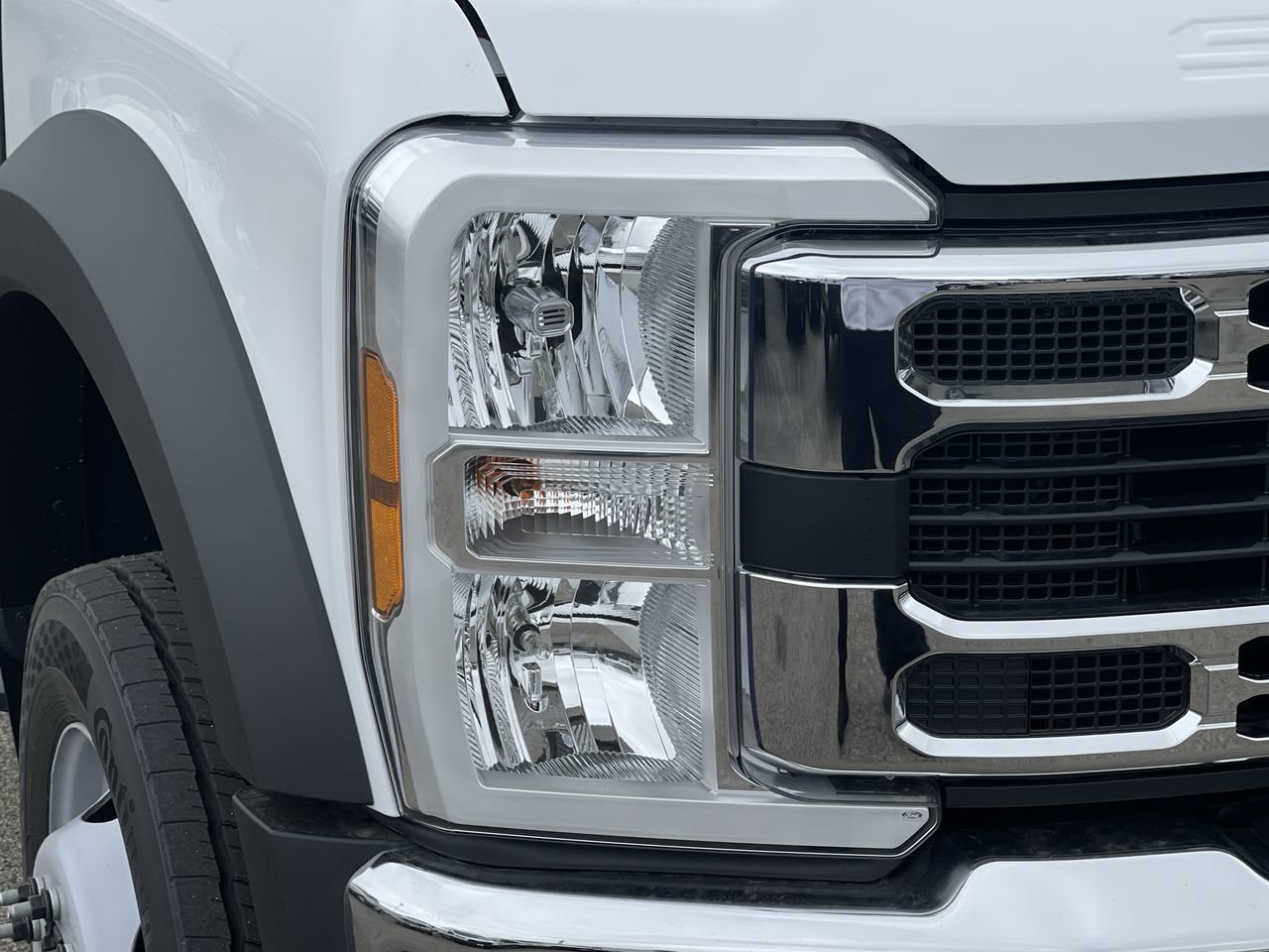 2025 Ford F-450 Super Duty Chassis Cab XL - Photo 7
