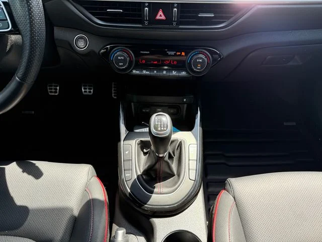 2023 Kia Forte GT - Photo 11
