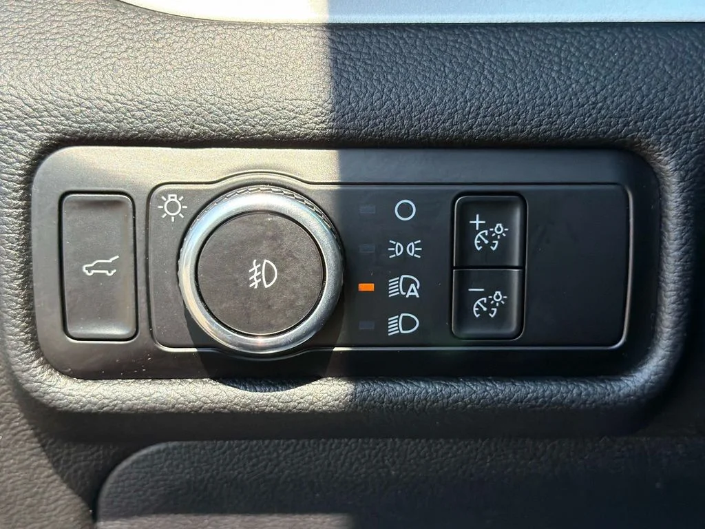 Used 2023 Gray Metallic Ford XLT image 34