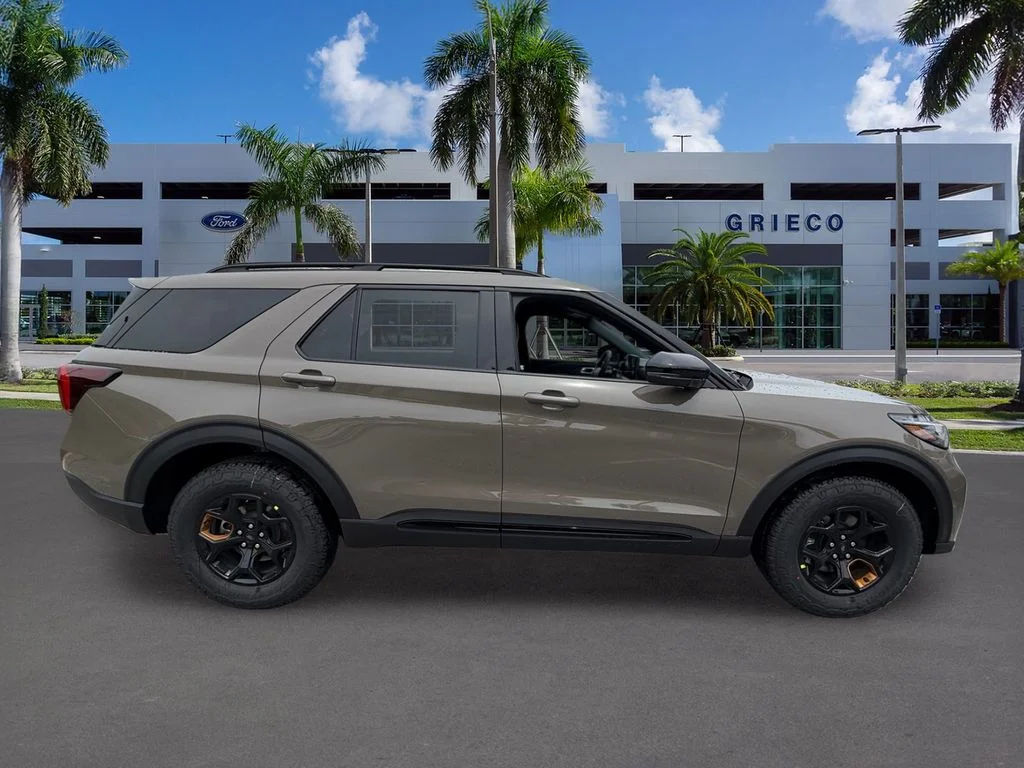 New 2026 Gray Ford Tremor image 8