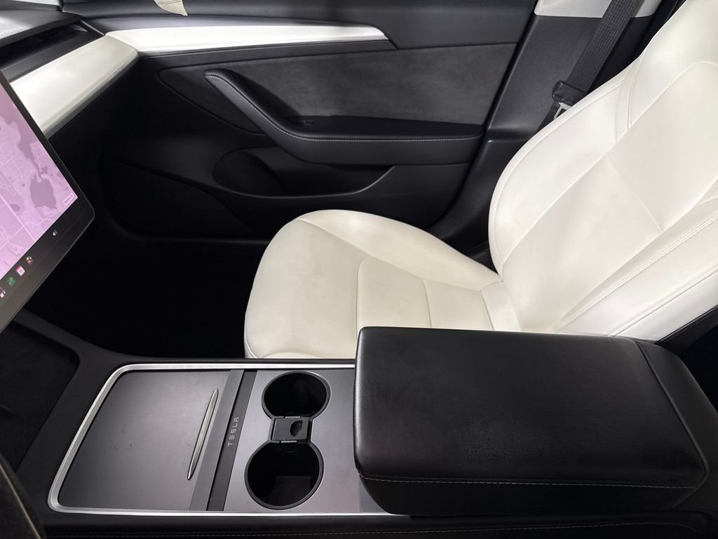 Used 2021 White Tesla Long Range image 18