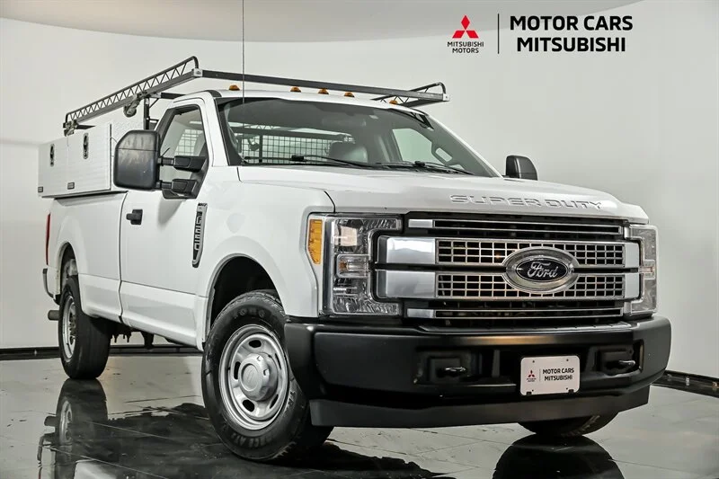 Used 2017 Oxford White Ford XL image 1