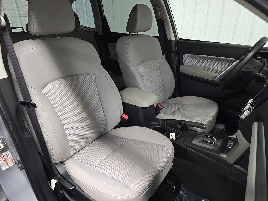 Used 2017 Ice Silver Metallic Subaru 2.5i Premium image 17