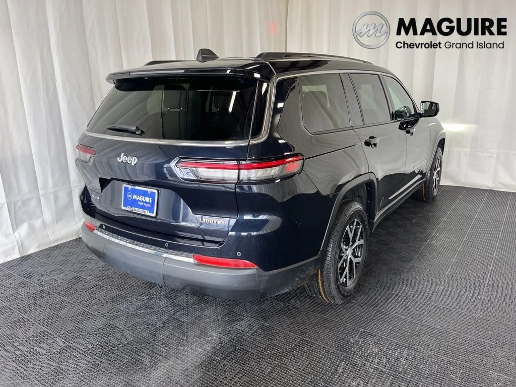 Used 2023 Black Jeep Limited image 30