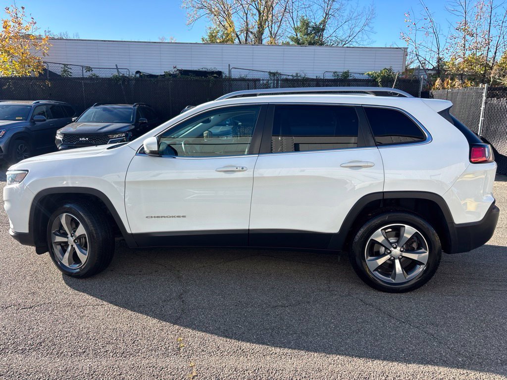 Used 2019 White Jeep Limited image 3
