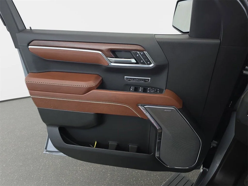Used 2023 Silver GMC Denali Ultimate image 28