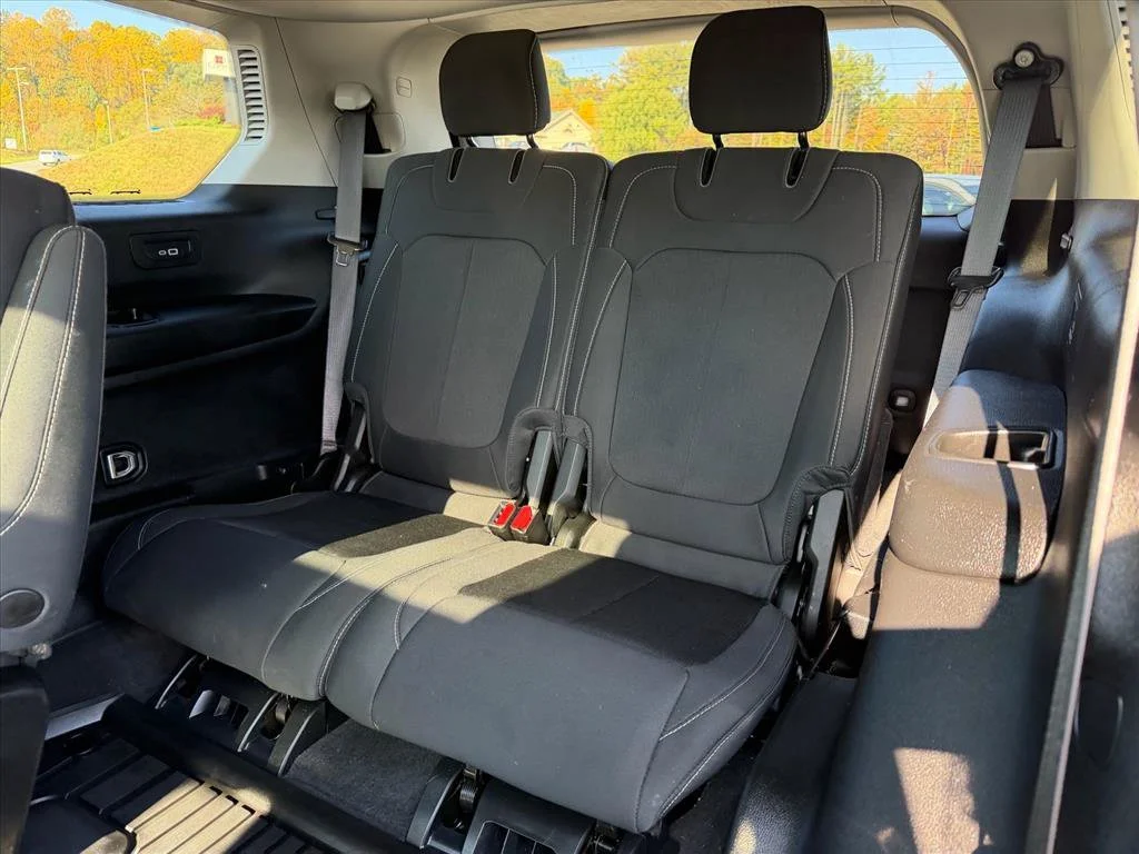 Used 2023 Gray Jeep Laredo image 13